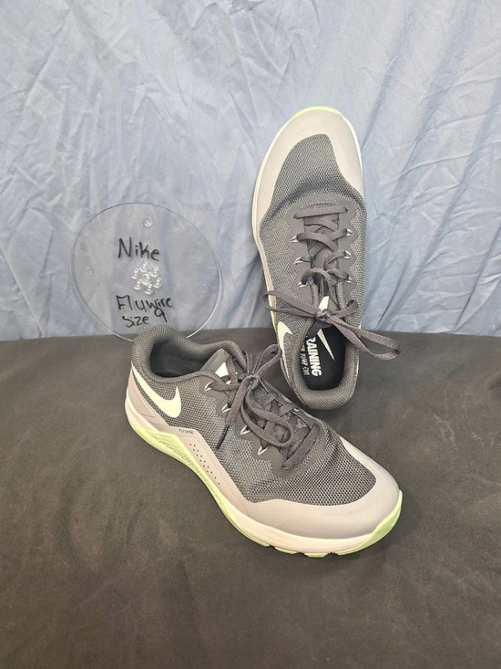 Nike Flywire Training Shoes Gray & Green Athletic Shoes Size 9